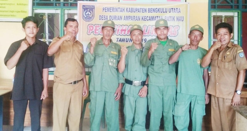 Durian Amparan Gelar Pelatihan Linmas Desa