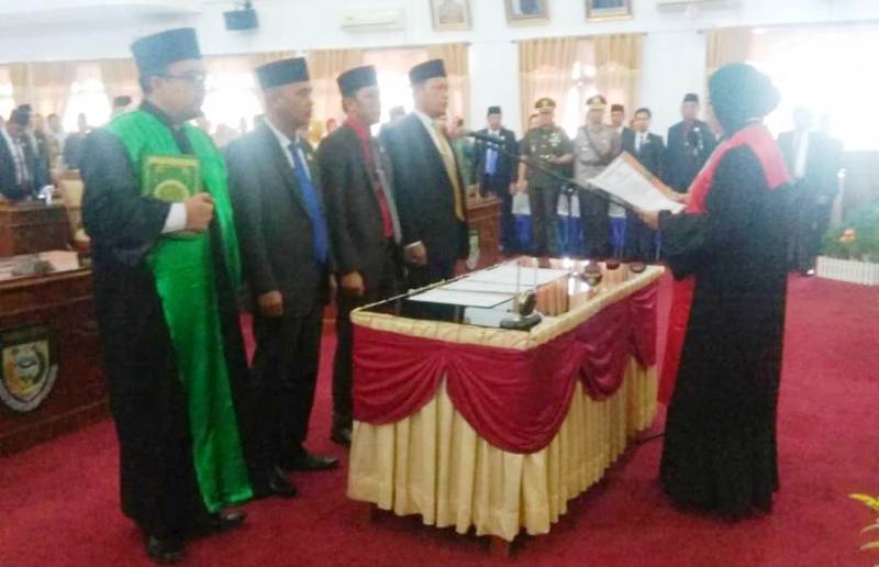 Dilantik, Ketua DPRD Seluma Menangis Haru