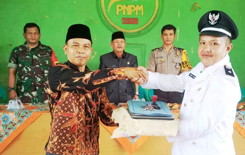 Sertijab Kades Pasar Bembah, Medi Ajak Warganya Kompak Bangun Desa