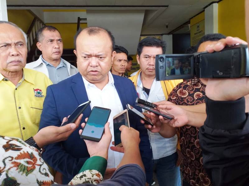 Kembalikan Berkas Cagub, Rio Capella Puji Golkar Sebagai Partai Berpengalaman