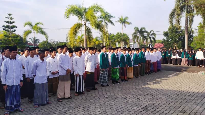 Prof. Dr. H Sirajuddin: Sarung adalah Bentuk Transformasi Budaya