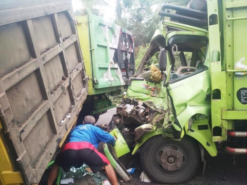 Fuso vs Truk, Anak dan Istri Terluka