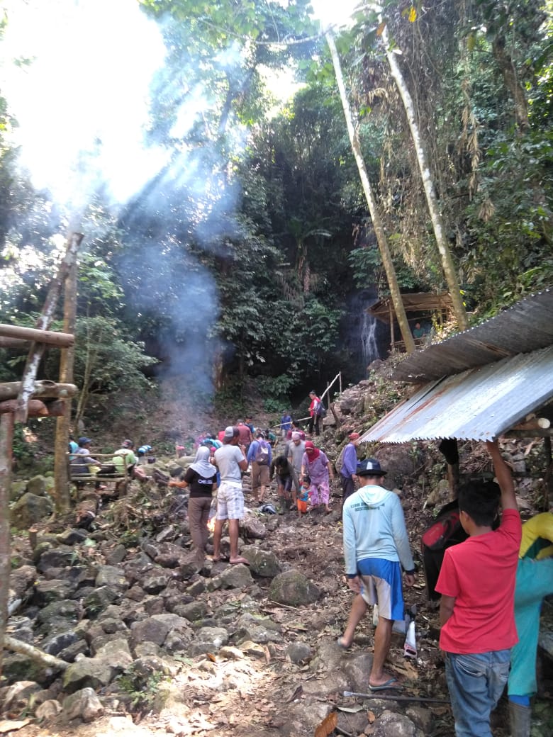 Warga Talang Buai Terus  Mempercantik Air Terjun