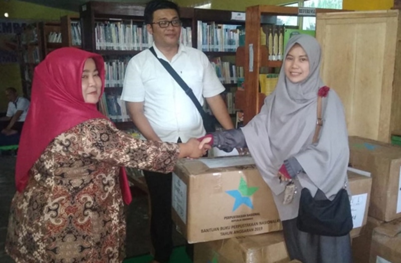 Perpusnas RI Salurkan Bantuan Buku di Bengkulu Tengah
