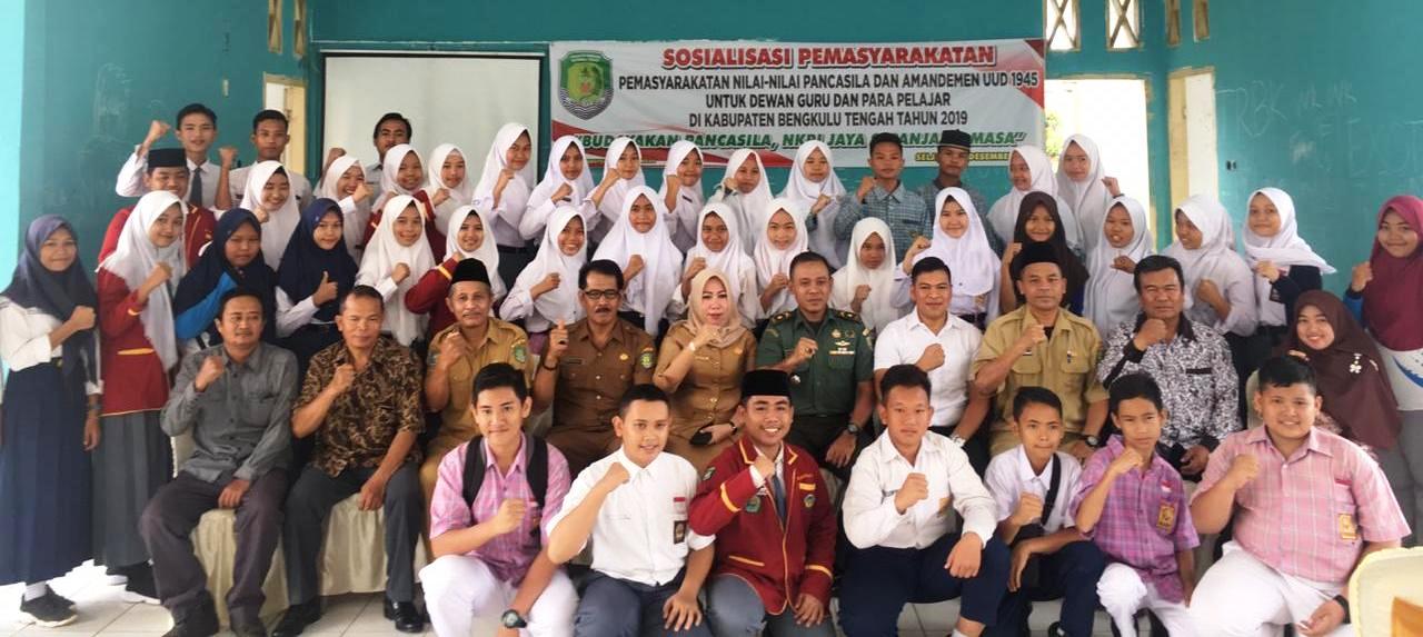 Puluhan Siswa dan Guru Ikuti Sosialisasi Pemasyarakatan Pancasila dan Amandemen UU 1945