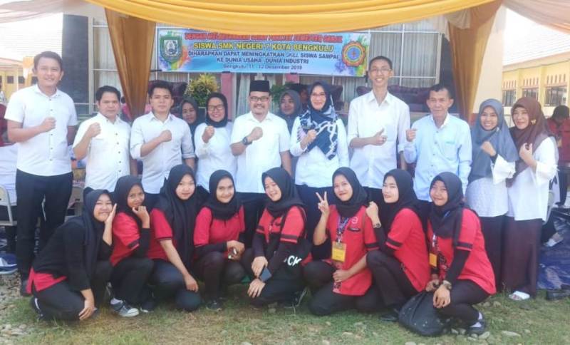 SMKN 7 Kota Bengkulu Tingkatkan Skill Siswa sampai ke Dunia Usaha dan Industri