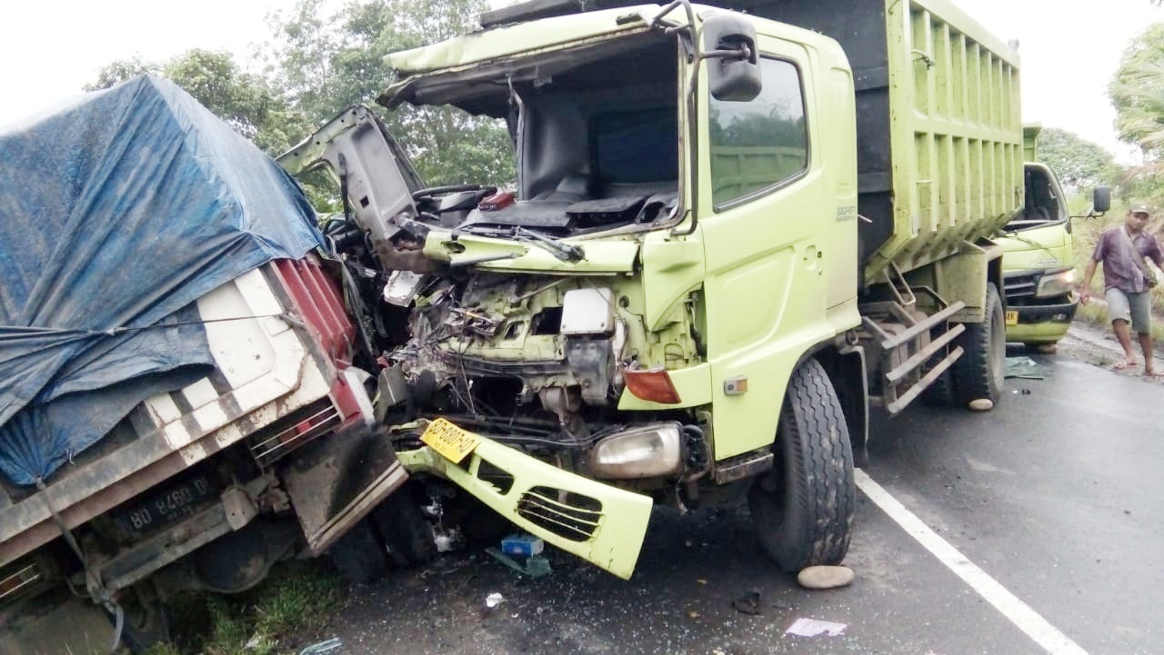 Kecelakaan Beruntun Terjadi di Samban Jaya, Jalanan Macet Total