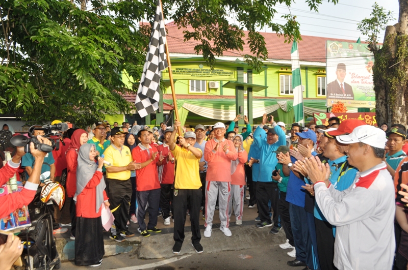 Ribuan Orang Ikuti Jalan Santai HAB Kemenag