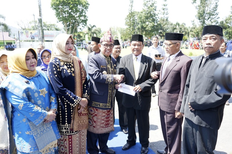 Upacara Bendera HUT Ke-16 Kabupaten Kepahiang Khidmad