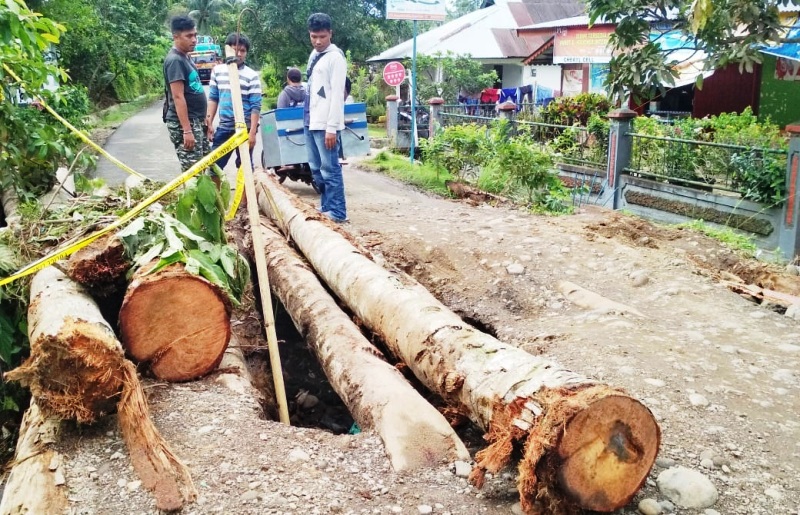 Jalan Provinsi di Penyangkak Amblas, Butuh Penanganan Segera