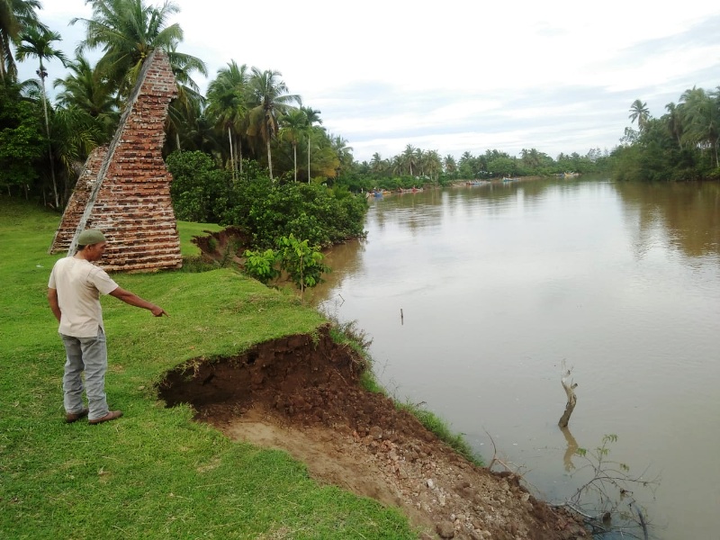 Tak Juga Ada Perhatian, Cagar Budaya Benteng Anna Terjun ke Sungai Selagan