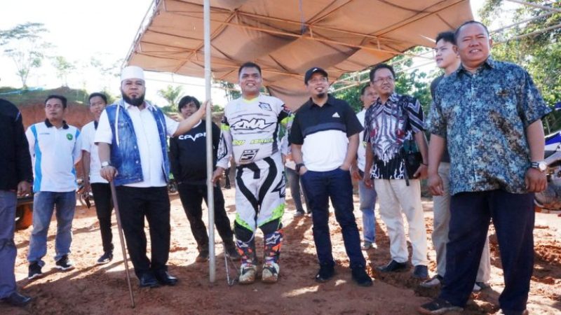  Tinjau Sirkuit Grasstrack, Walikota Berharap Pemuda Bengkulu Terhindar Dari Hal Negatif