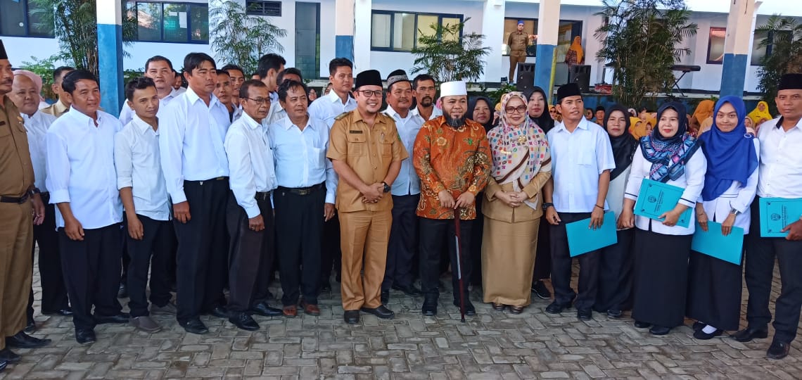 51 Guru Honerer K2, Terima SK dari Walikota Bengkulu