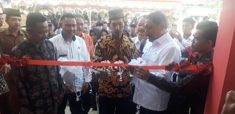 Bupati Mian Resmikan Pasar Air Tenang