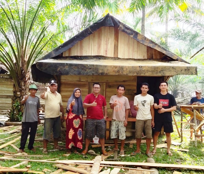 Ruzianto Bersama PT.Kimberly Bangun Kembali Rumah Korban Kebakaran