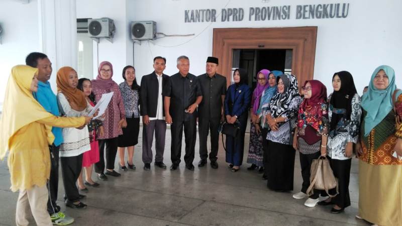 Guru Honorer K35+ Deklarasi Tuntut Kepres Minta Dukungan DPRD Provinsi Bengkulu