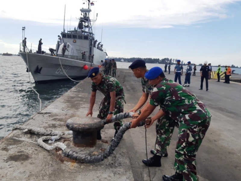 KRI Todak – 631 Bersandar di Pelabuhan Bengkulu