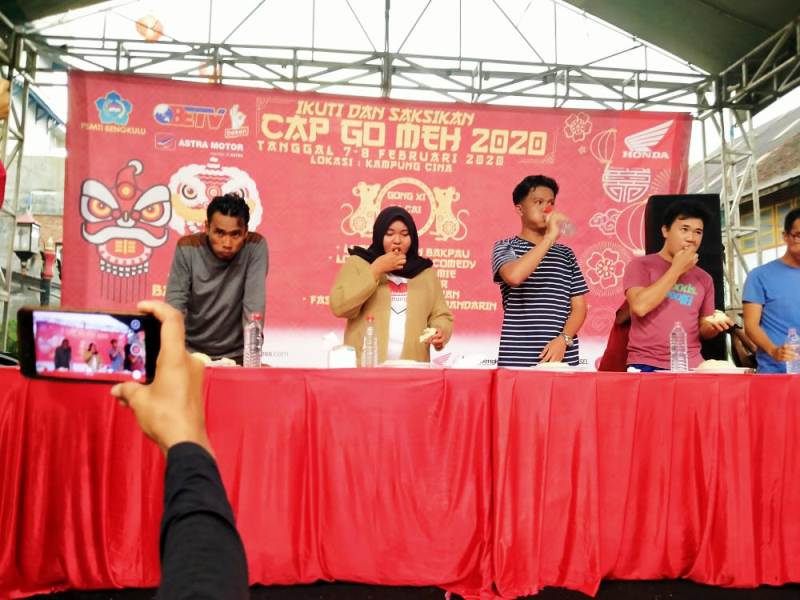 Meriah, Acara Lomba Cap Go Meh di Kampung Cina