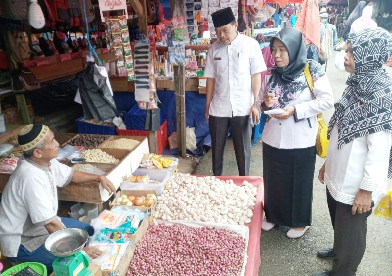 Sidak Ke Pasar Purwodadi Disperindag Kaget, Harga Bawang Putih Melambung Tinggi