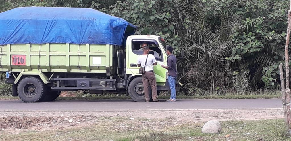 Jalan Rusak Parah, Truk Angkutan BB Dilarang Melintasi Jalan Urai-Bintunan