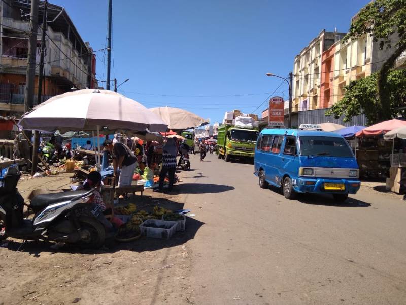 PKL Pasar Panorama Kota Bengkulu Masih Banyak Berjualan di Pinggir Jalan