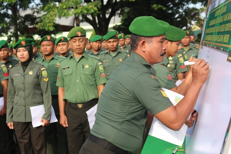 Tingkatkan Kinerja dan Bersih Dari KKN, Jajaran Korem 041 Gamas Teken Pakta Integritas