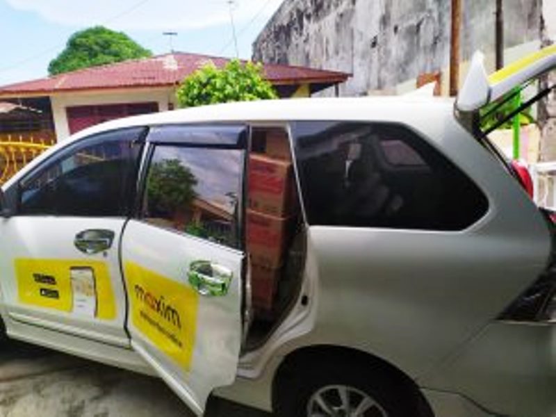 Unik, Ketua RT 8 Kelurahan Padang Jati Ini Gunakan Jasa Transportasi Online Salurkan Bantuan