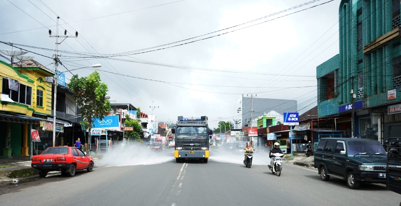 Penyemprotan Disinfektan Berlanjut