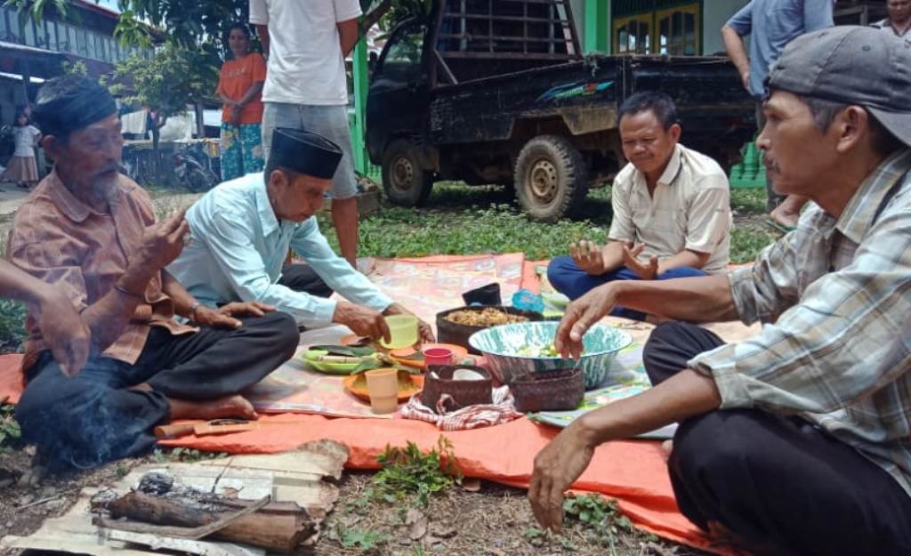 Ritual ” Mujo Dusun”  Cegah Virus Covid 19