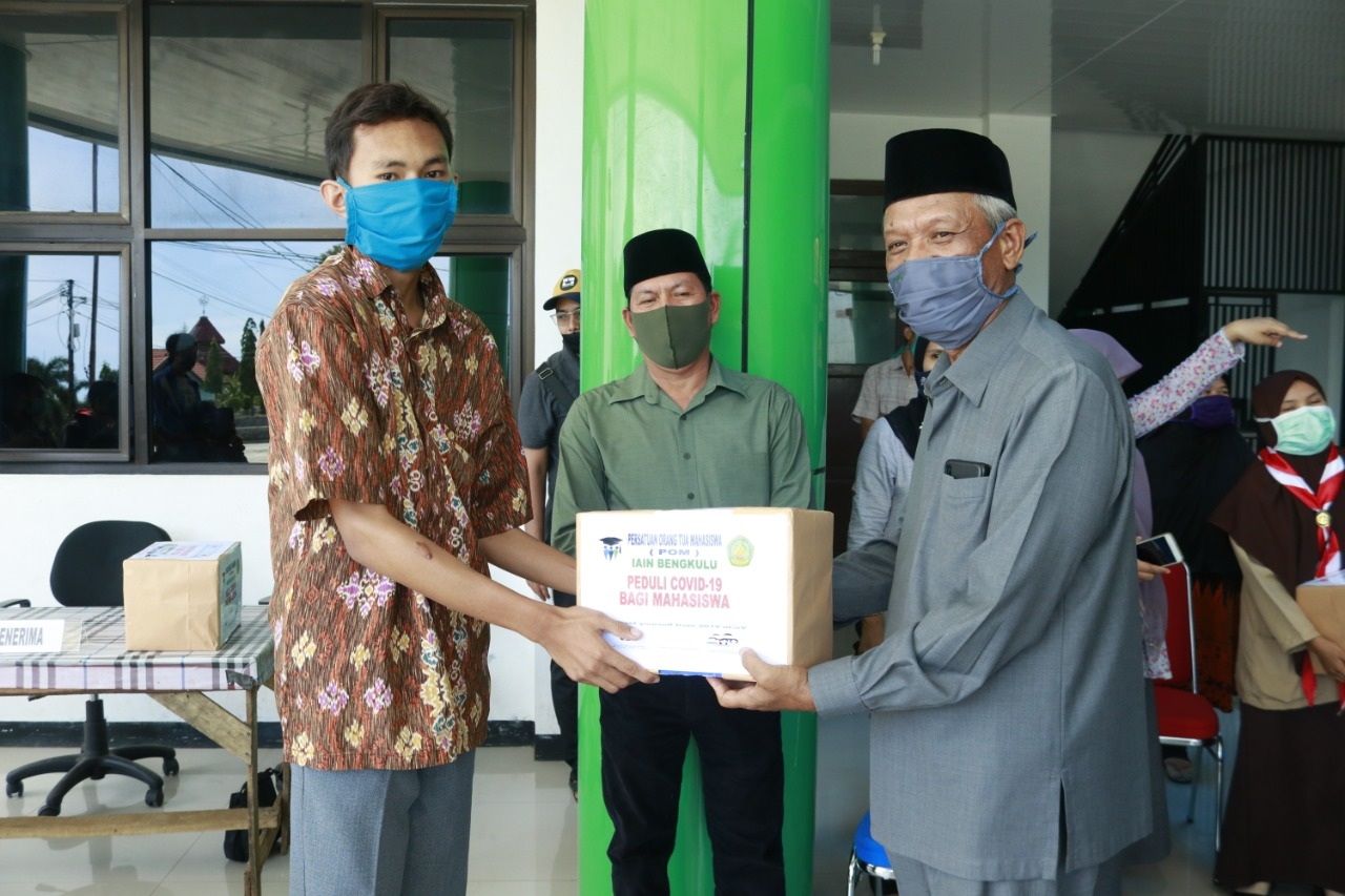 POM IAIN Bengkulu Berikan 1000 Paket Sembako