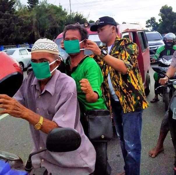 Usai Bagi Masker dan Takjil, Golkar Buka Puasa di Rumah