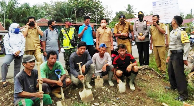 Titik Nol PAL 30, Kades Budiman dan Camat Tarik Meteran