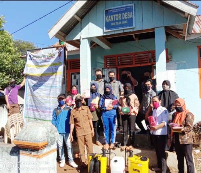 Desa Teluk Ajang Bagikan Ribuan Masker