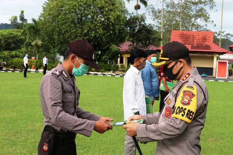 7 Personil Polres Kepahiang Terima Penghargaan