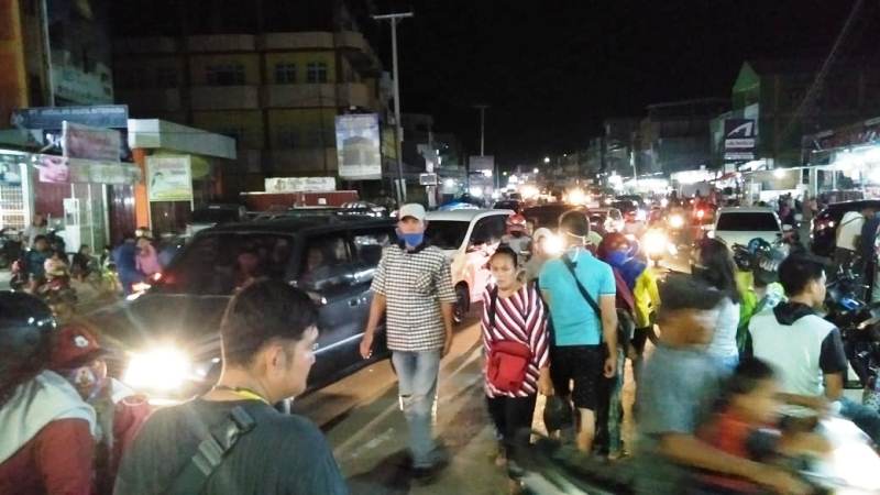 Malam Takbiran, Warga Bengkulu Serbu Pusat Perbelanjaan