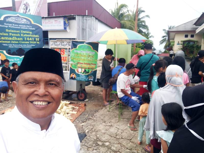 Selama Ramadan 1441 H, Bang Ken Borong Seribu Batang Tebu Setiap Hari