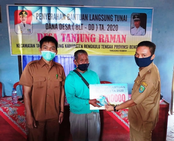 89 KK Desa Tanjung Raman Terima BLTDD