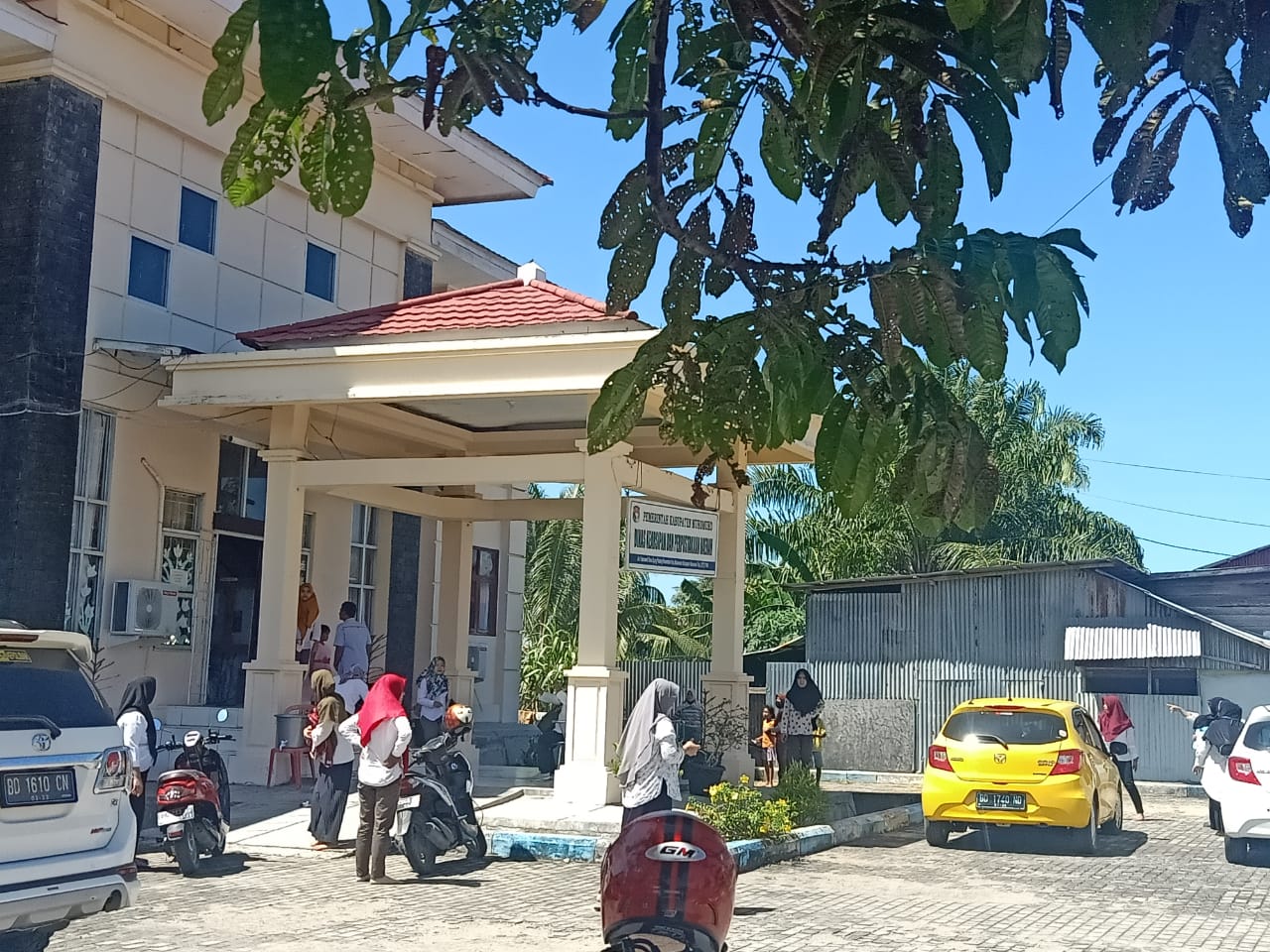 Digoyang Gempa Pegawai Mukomuko Berhamburan