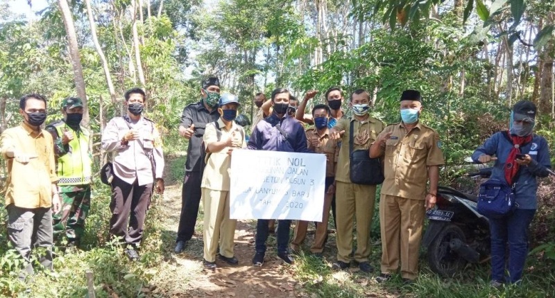 Sukses Salurkan BLT DD, Desa Banyumas Baru Bangun JUT dan Rabat Beton