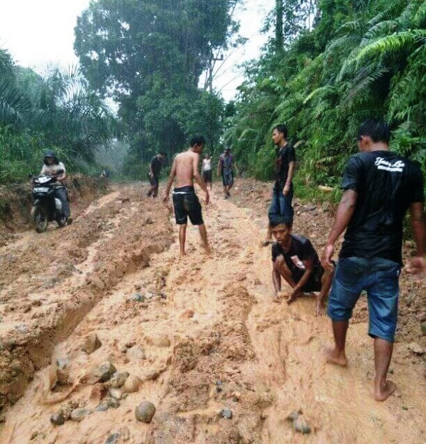 Akses Jalan di Ulu Talo Sangat Memprihatinkan