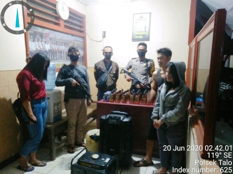 Polisi Sita Ratusan Botol Miras dan Tuak