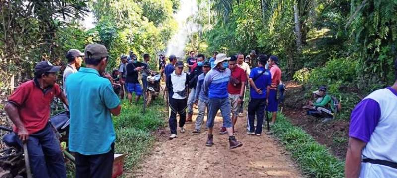 Gusnan: Gotong Royong Perbaiki Jalan, Juga Memperbaiki Ekonomi