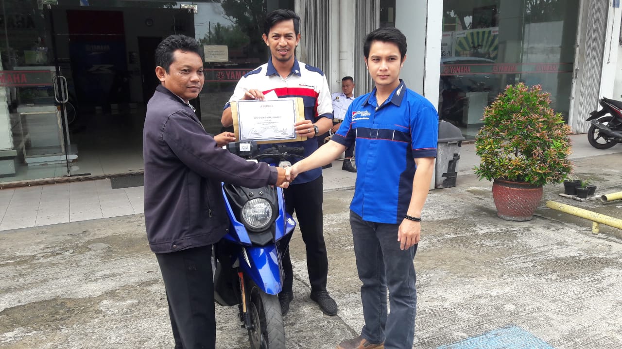 PT Yamaha Indonesia Serahkan Donasi   Sepeda Motor  ke SMKN 4 Kota Bengkulu