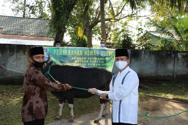 Korem 041/Gamas Kurban 4 Ekor Sapi, 1 Kambing