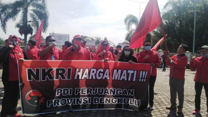 PDIP Bengkulu Bagikan Masker