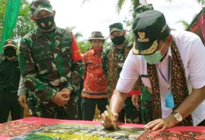 Bupati Mian Hadiri Presmian Tugu Granat, Sebagai Simbol Gotong Royong