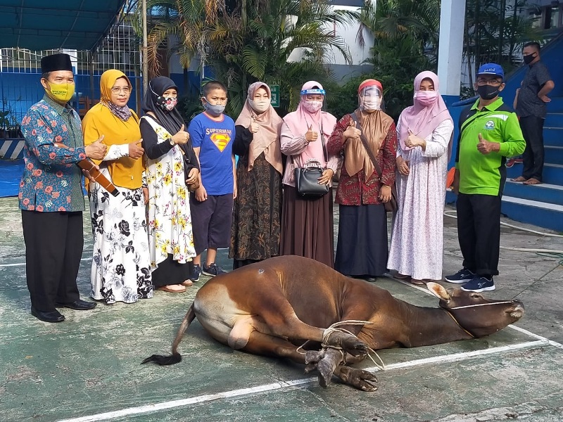 SMPN 1 Kota Bengkulu Bekurban 5 Ekor Sapi dan 1 Kambing