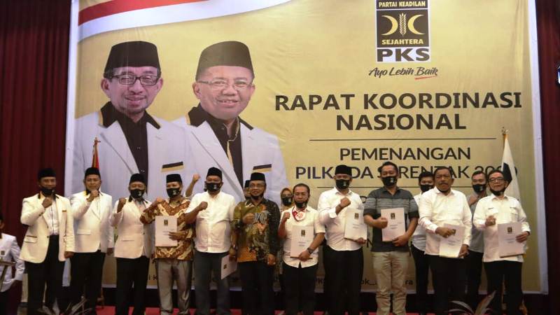 Serahkan B1 KWK Cakada 8 Kabupaten, PKS Juga Proses B1 KWK Rohidin-Rosjonsyah