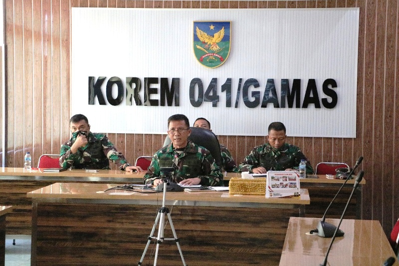 Danrem 041/Gamas Ikut Vidcon Rapat Terpadu Bersama Gubernur Rohidin