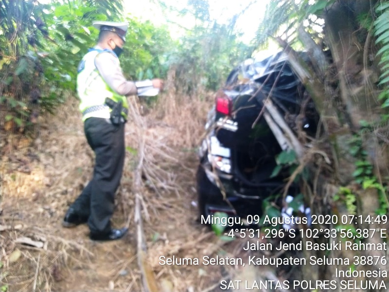 Agya Terjun ke Jurang